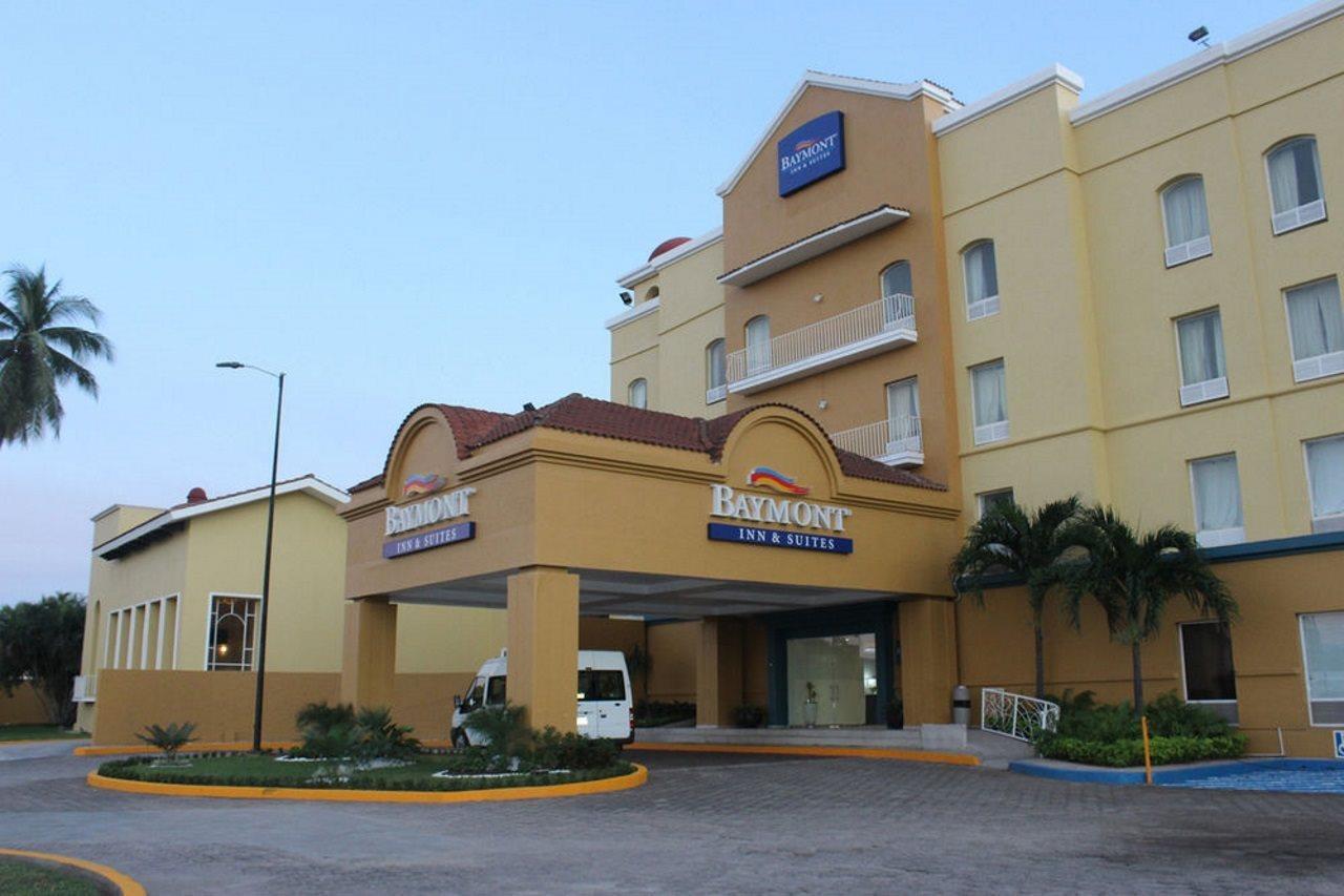 Baymont By Wyndham Lazaro Cardenas Hotel Exterior photo